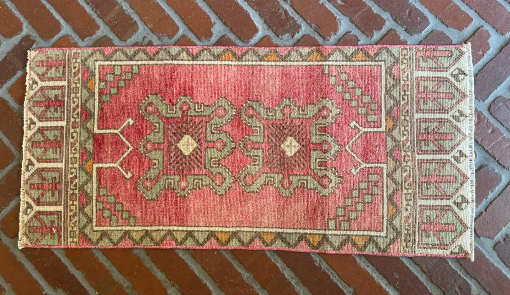 3' x 1'5"