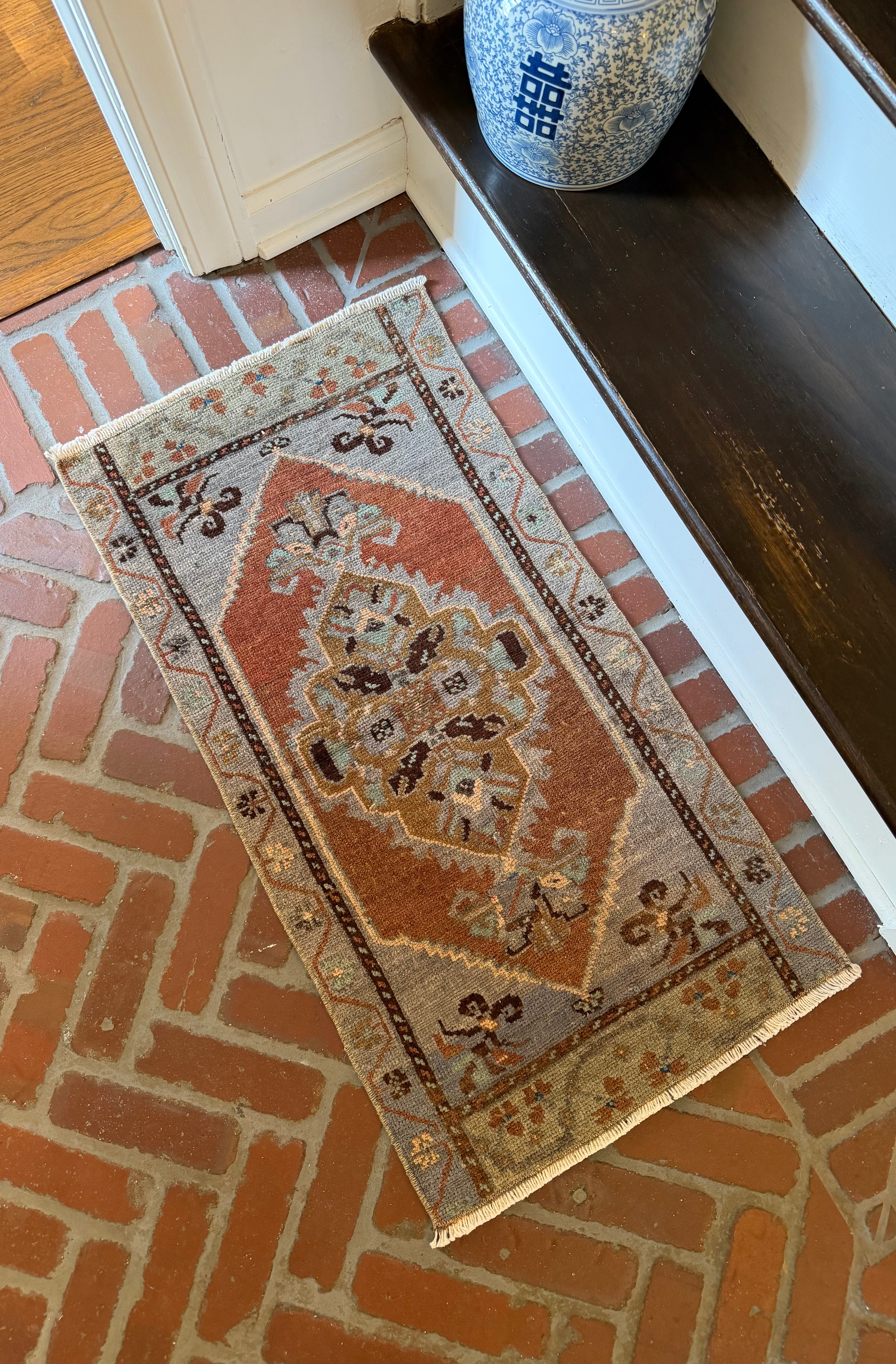 3' x 1'6"
