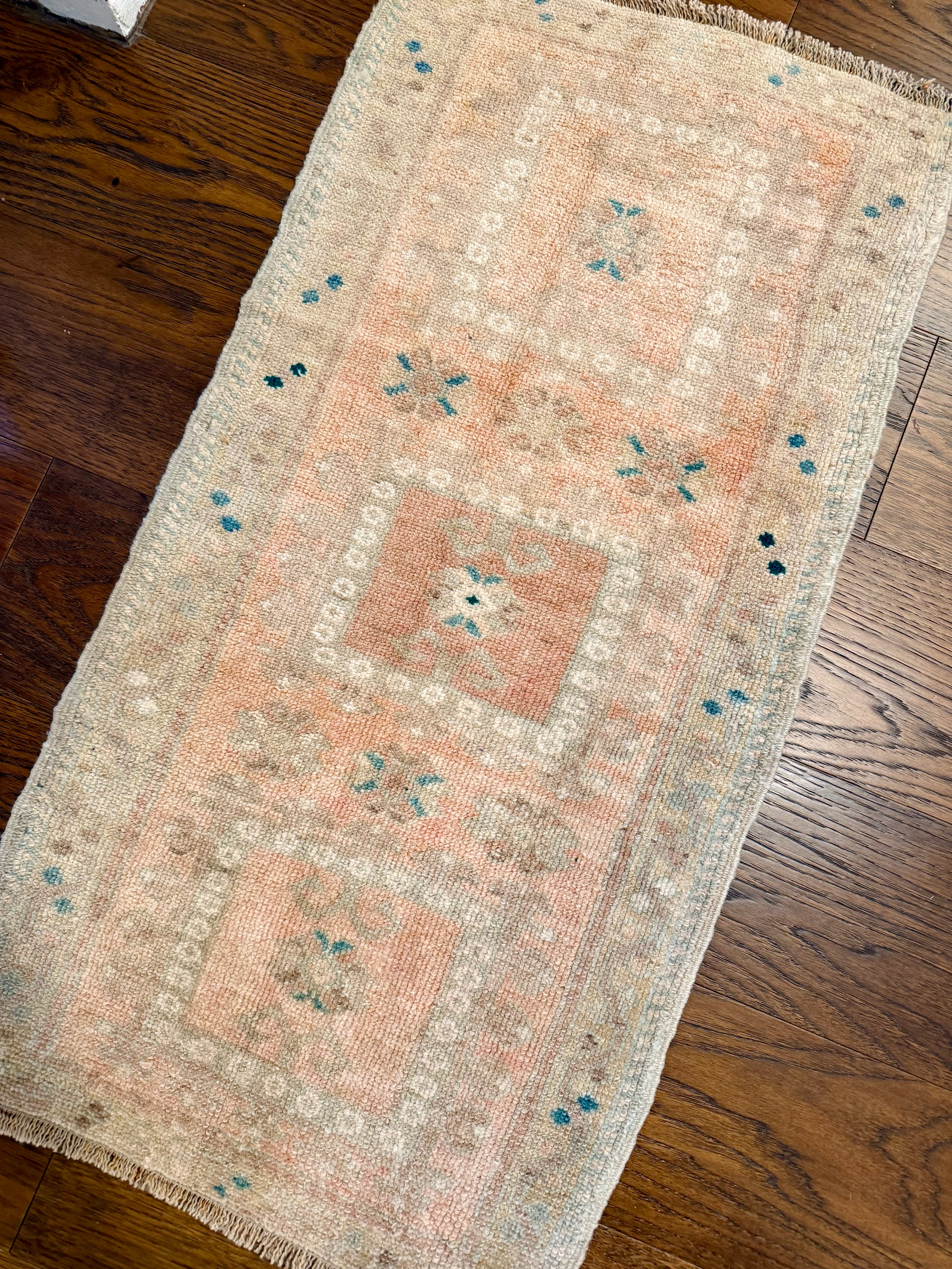 3'4" x 1'8"