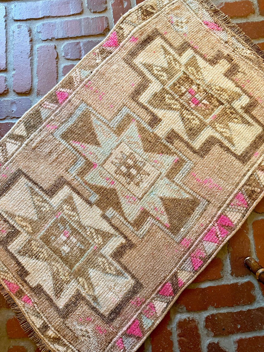 2'11" x 1'10"