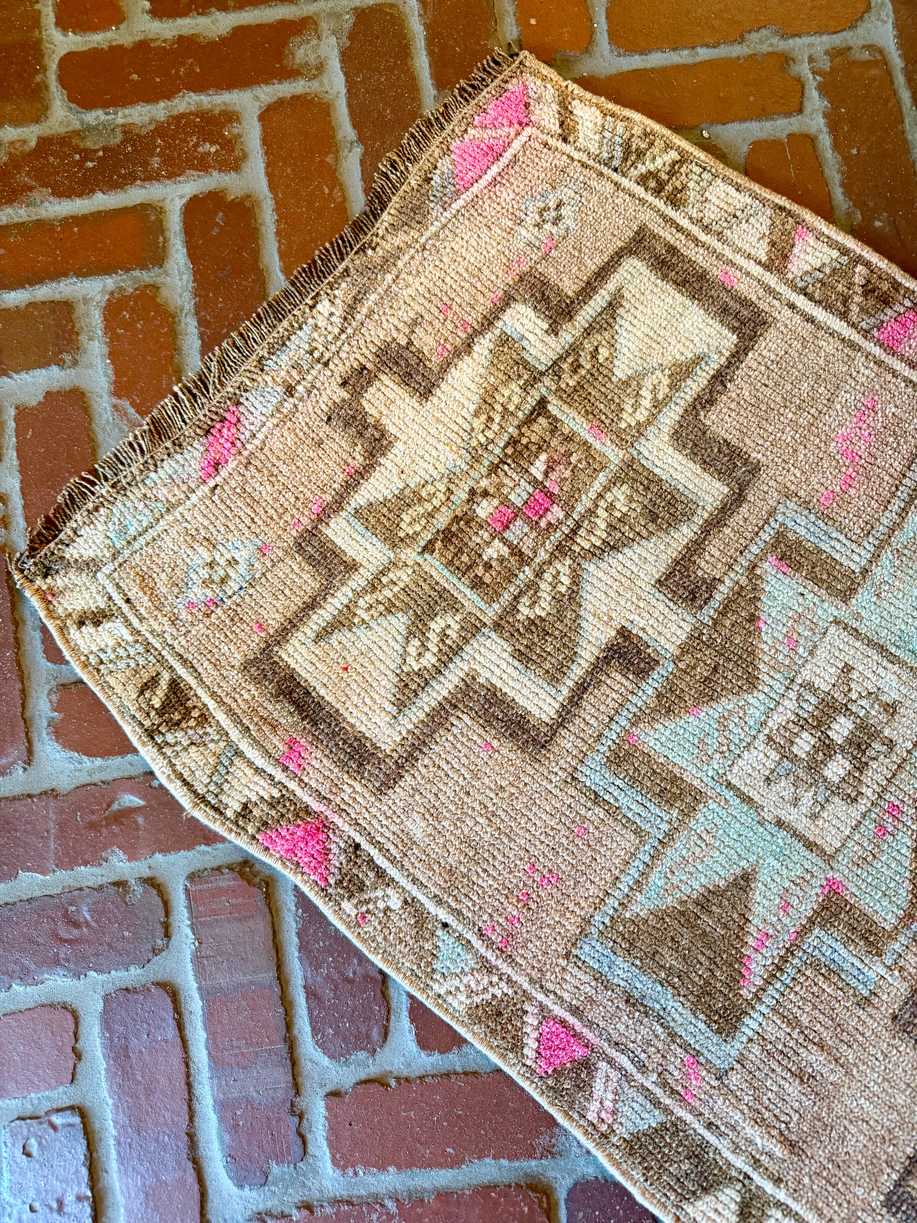 2'11" x 1'10"