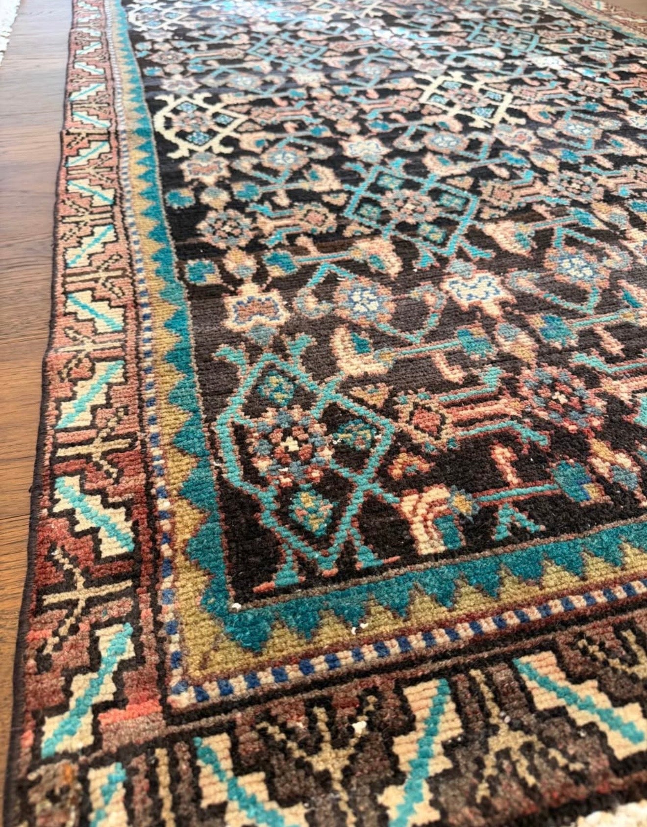 9' x 3'9"