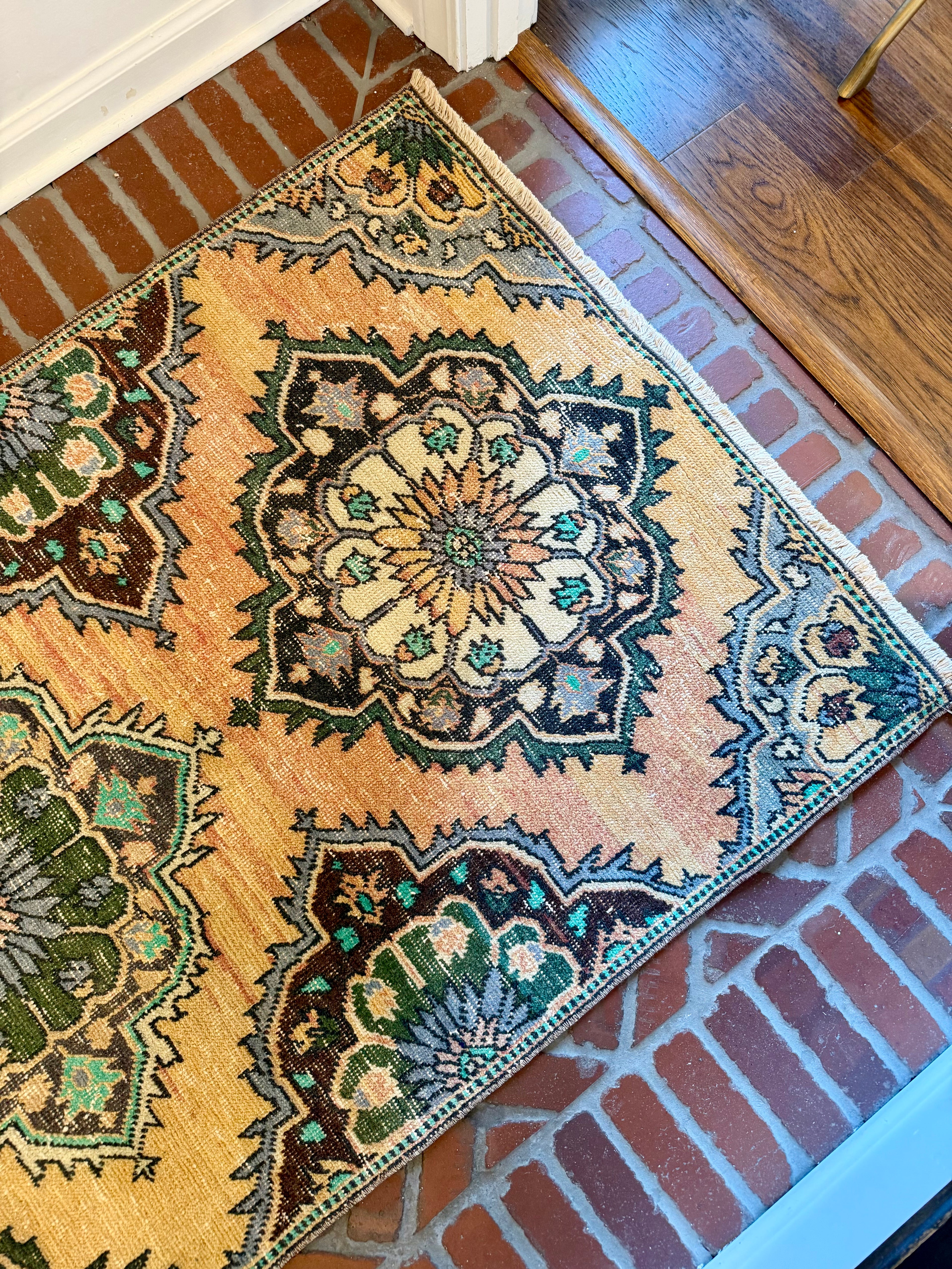 11' x 3'2"