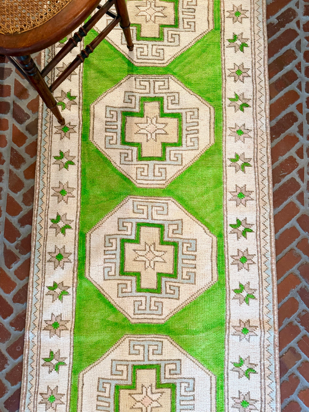 11' x 2'11"